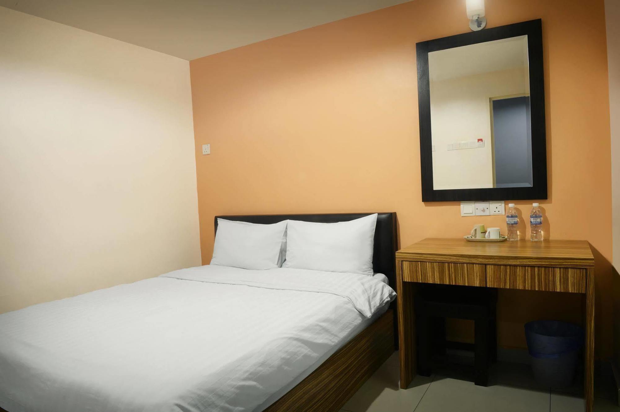 Brezza Hotel Лумут Екстер'єр фото