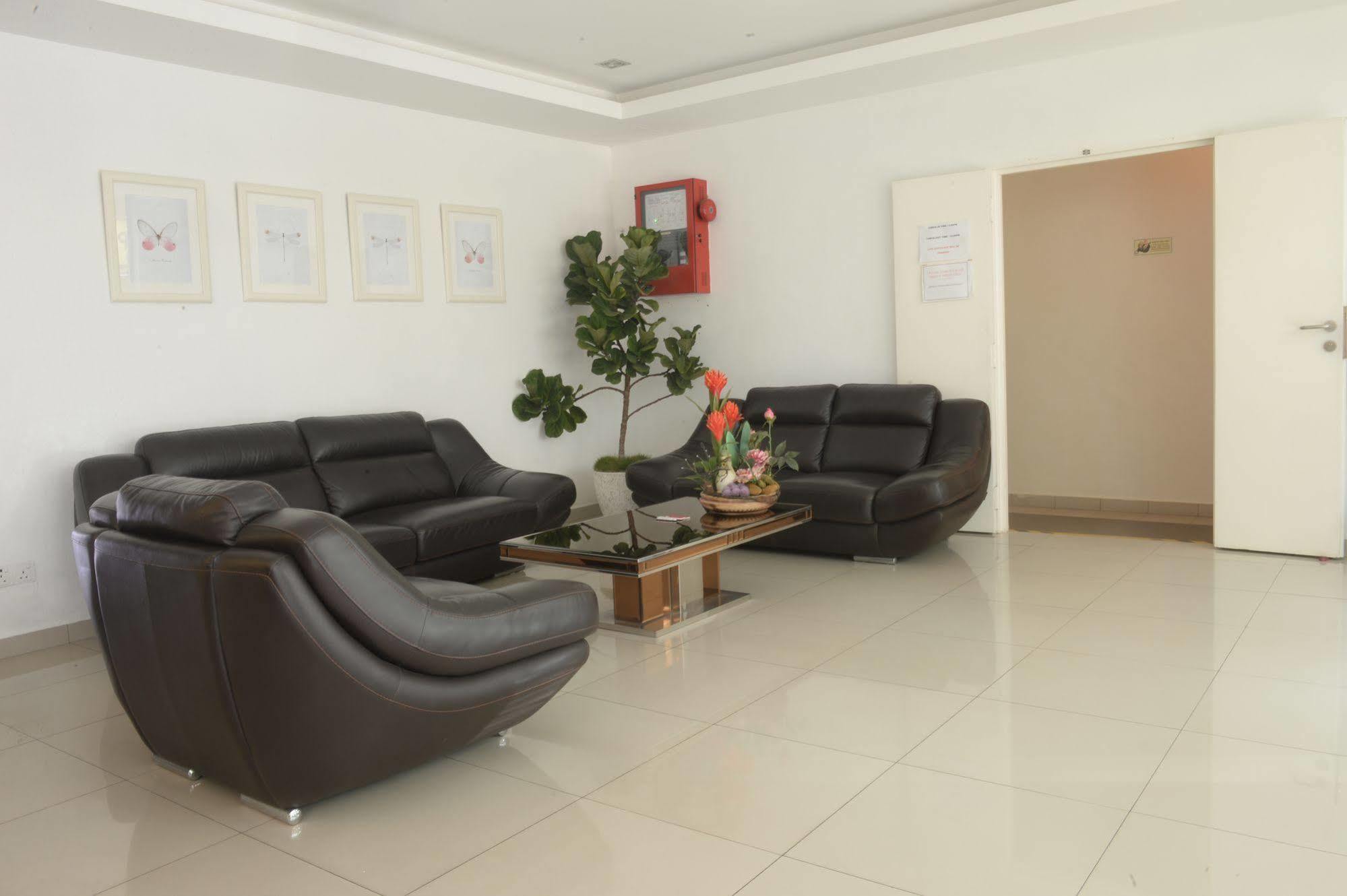 Brezza Hotel Лумут Екстер'єр фото