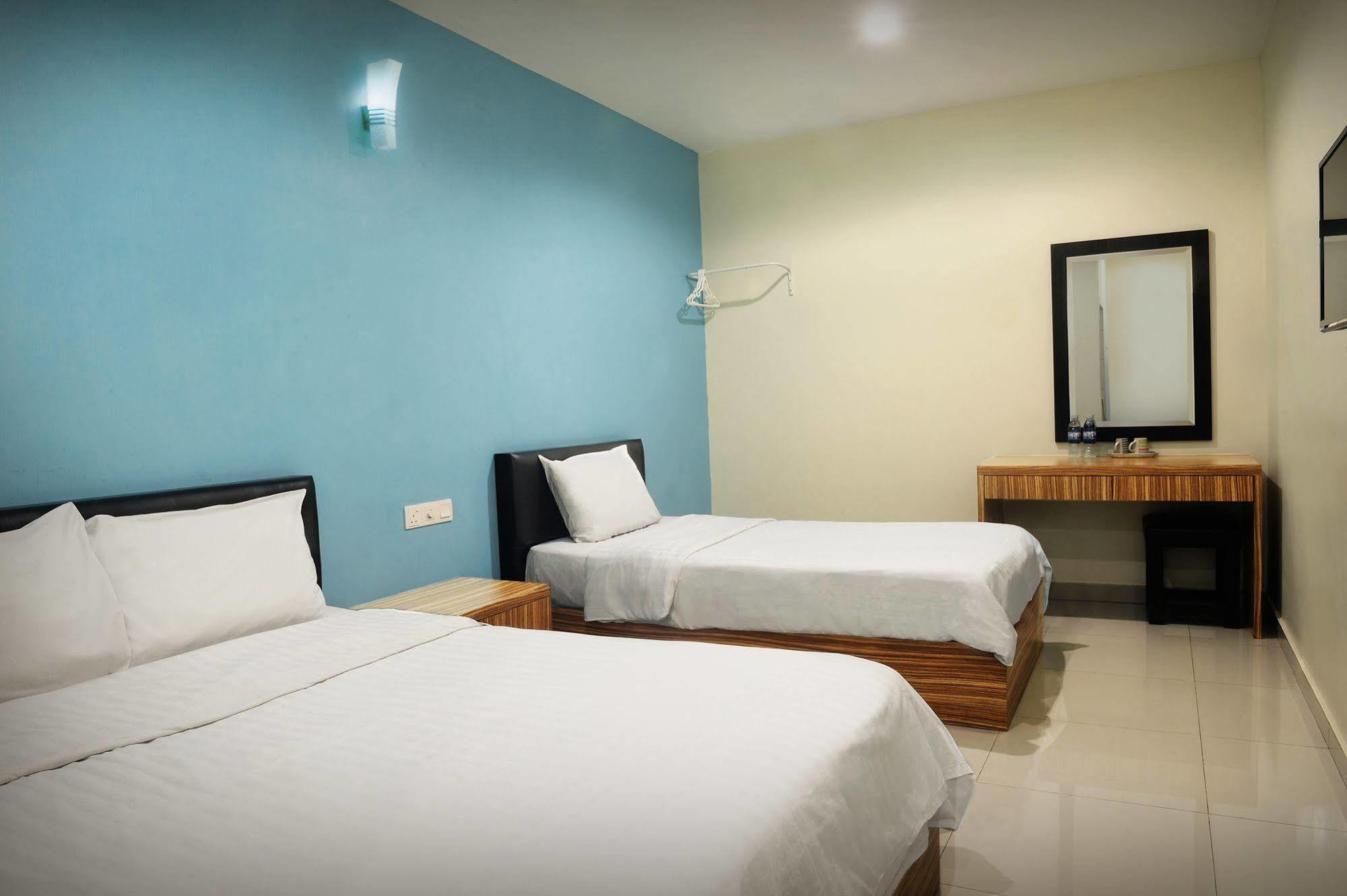 Brezza Hotel Лумут Екстер'єр фото