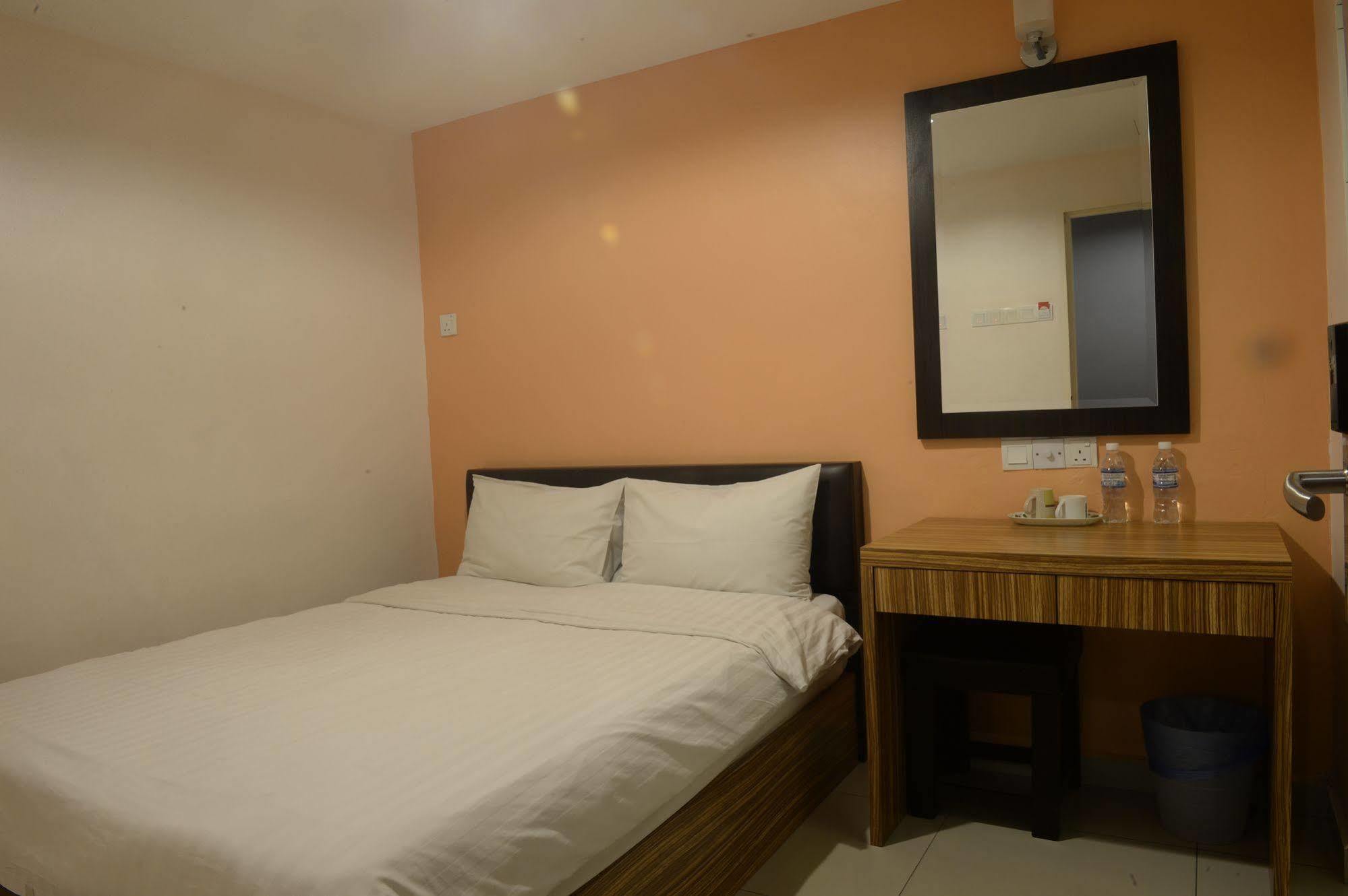 Brezza Hotel Лумут Екстер'єр фото